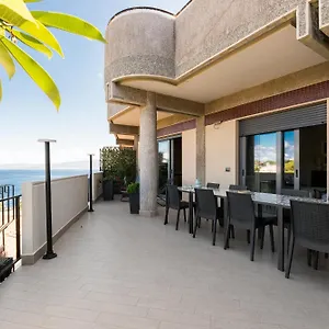 Attico Panoramico - Centro Storico - 200 Mq Casa vacanze Milazzo